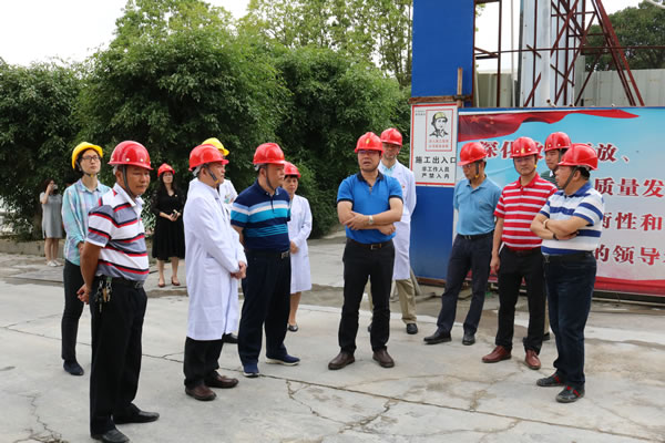 3.謝超武一行在市人民醫(yī)院新綜合樓2項(xiàng)目現(xiàn)場(chǎng)開(kāi)展督查.jpg 3.謝超武一行在市人民醫(yī)院新綜合樓2項(xiàng)目現(xiàn)場(chǎng)開(kāi)展督查.jpg